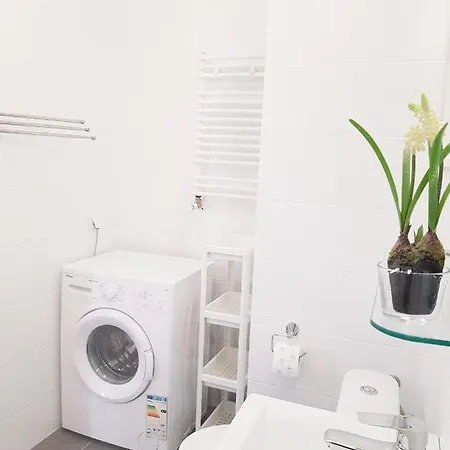 Apartment With 6 Single Beds