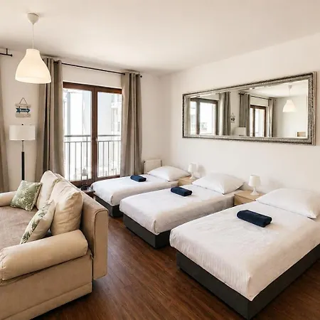 Apartmán With 6 Single Beds *